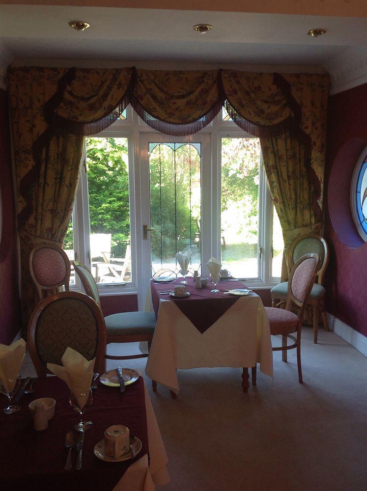 Llwyn Country House Ланели Екстериор снимка