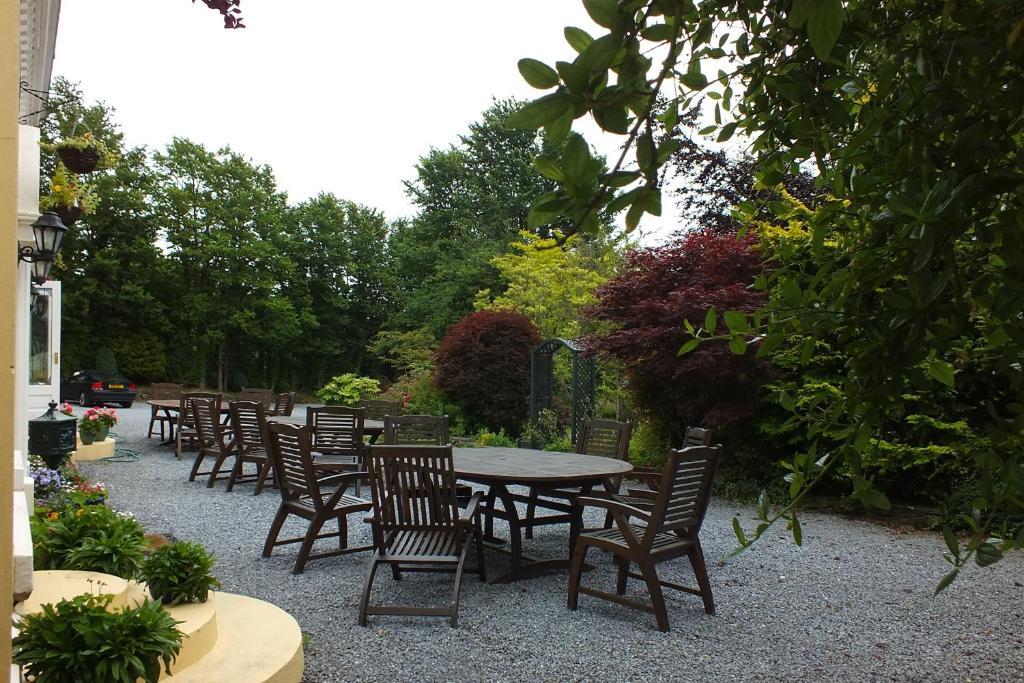 Llwyn Country House Ланели Екстериор снимка