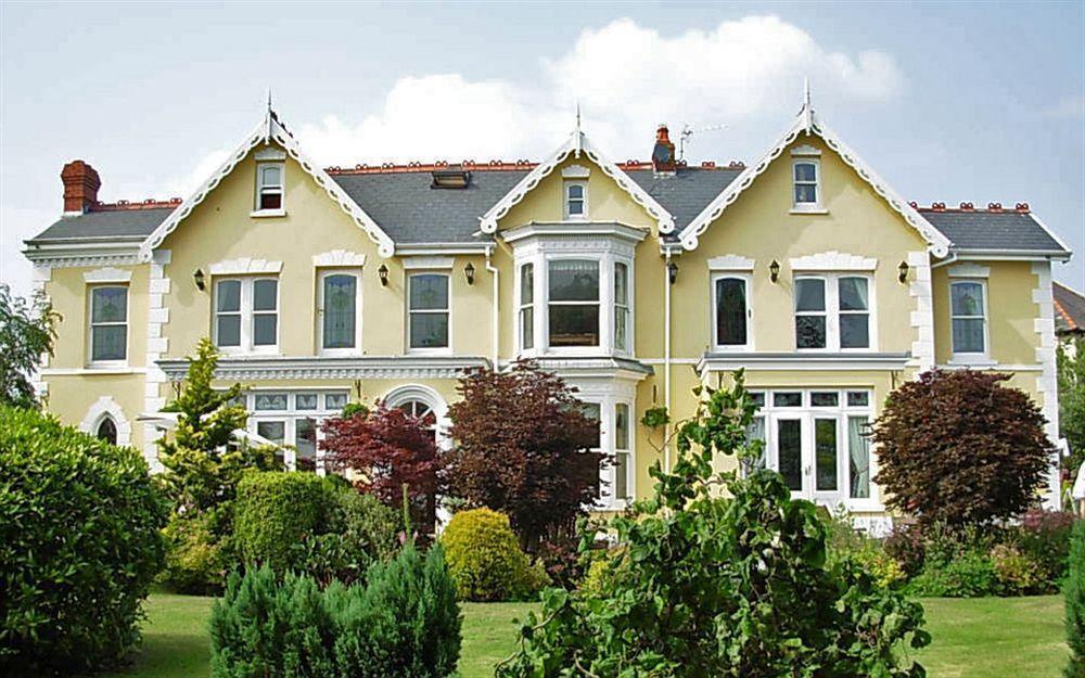 Llwyn Country House Ланели Екстериор снимка